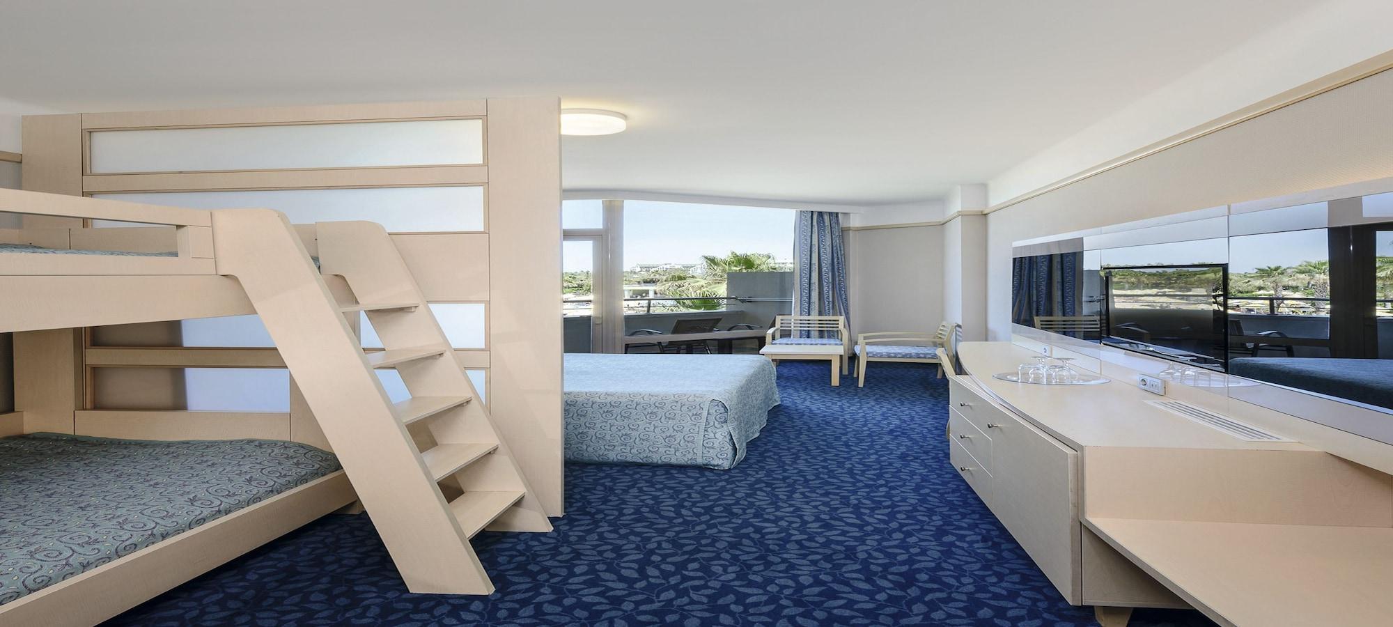 Vonresort Elite & Aqua 5* Side